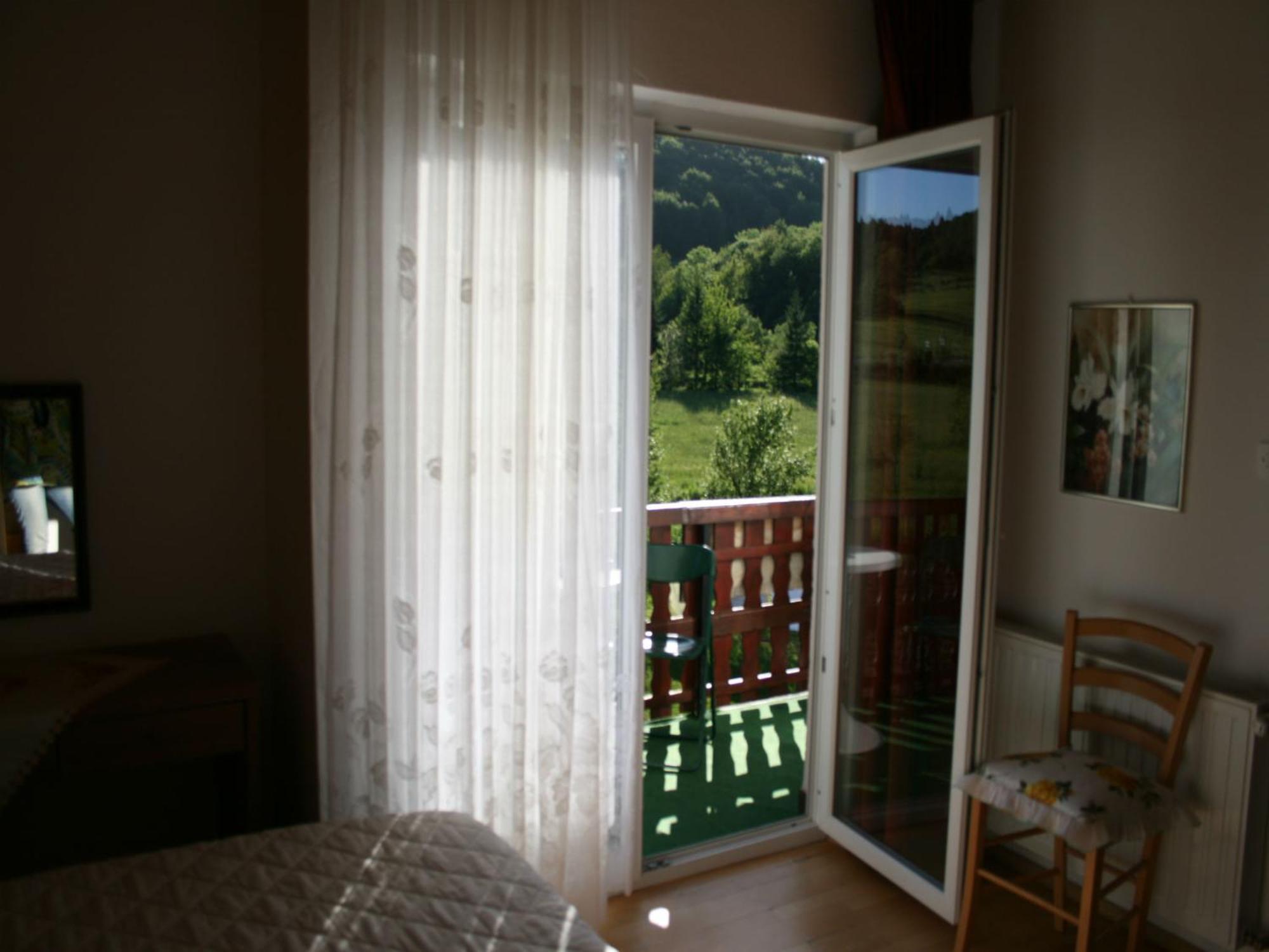 Adriana Guesthouse Jezerce Luaran gambar
